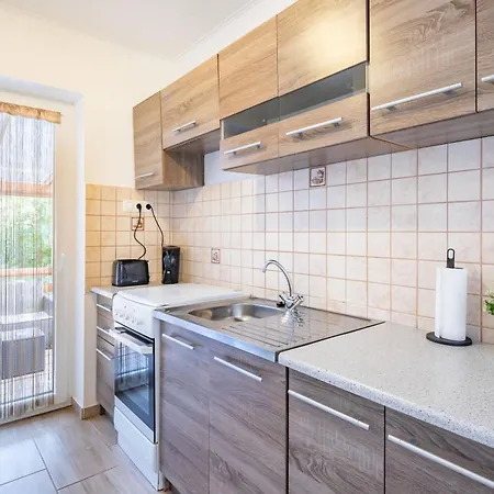 Easy Airport Access - Balcony - Simple Appartement Budapest