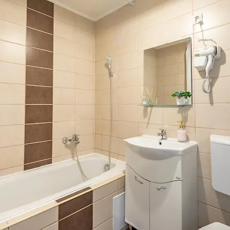 Appartement Easy Airport Access - Balcony - Simple *