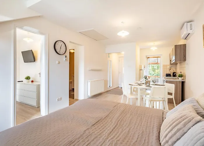 Appartamento Easy Airport Access - Balcony - Simple Budapest